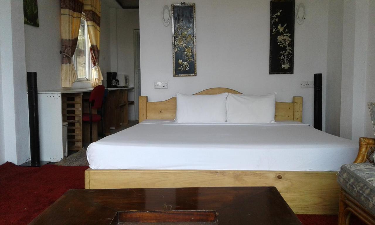 Woods Hut Apartment Нувара Елия Екстериор снимка